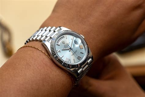 who wears a platinum rolex|characteristics of rolex wear.